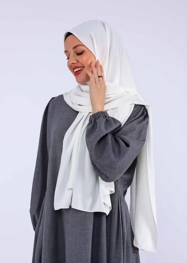 vonaju-novaqi-off-white