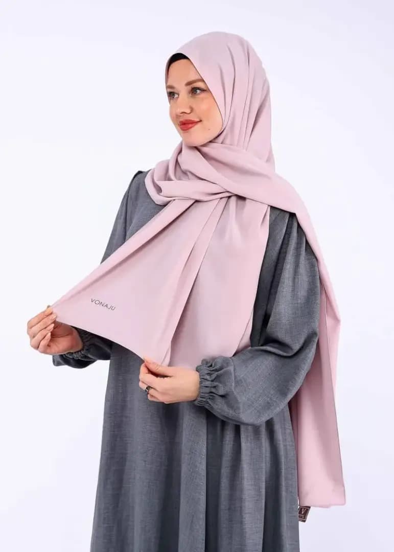 vonajunovaqihijabdustygrey